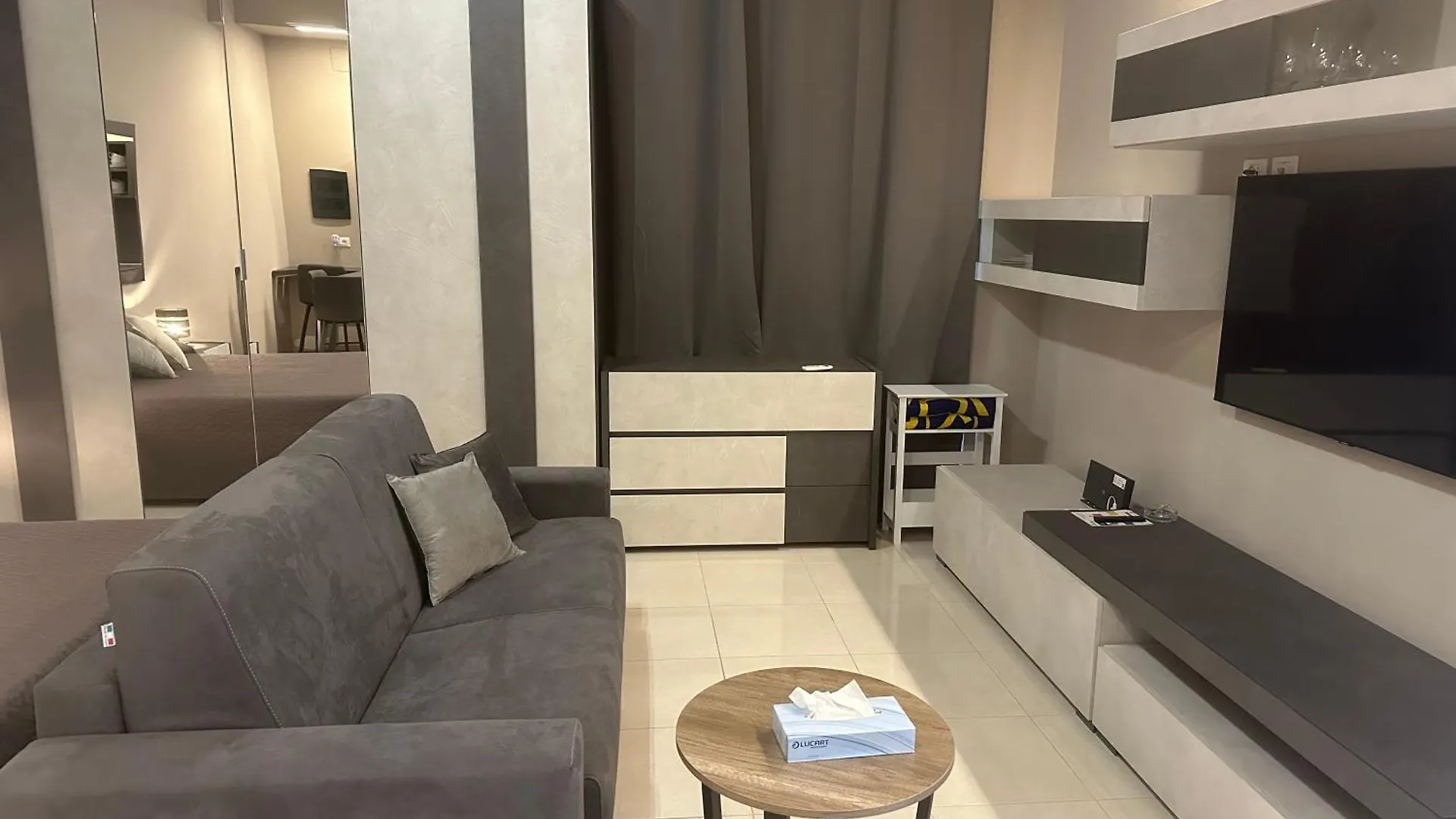 La Bottega Suite Deluxe Monolocale Desenzano del Garda 0*,  Italy