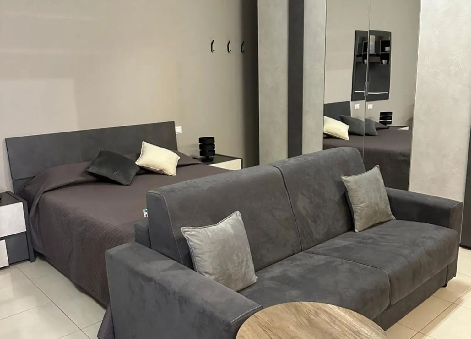 La Bottega Suite Deluxe Monolocale Desenzano del Garda 0*,  Italy